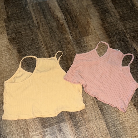 Kids size 11-12 crop top - Picture 2 of 2